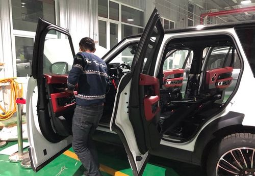 122萬買到美規(guī)攬勝,又花8萬改紅色內(nèi)飾,拆車時(shí)車主坦言不忍心看